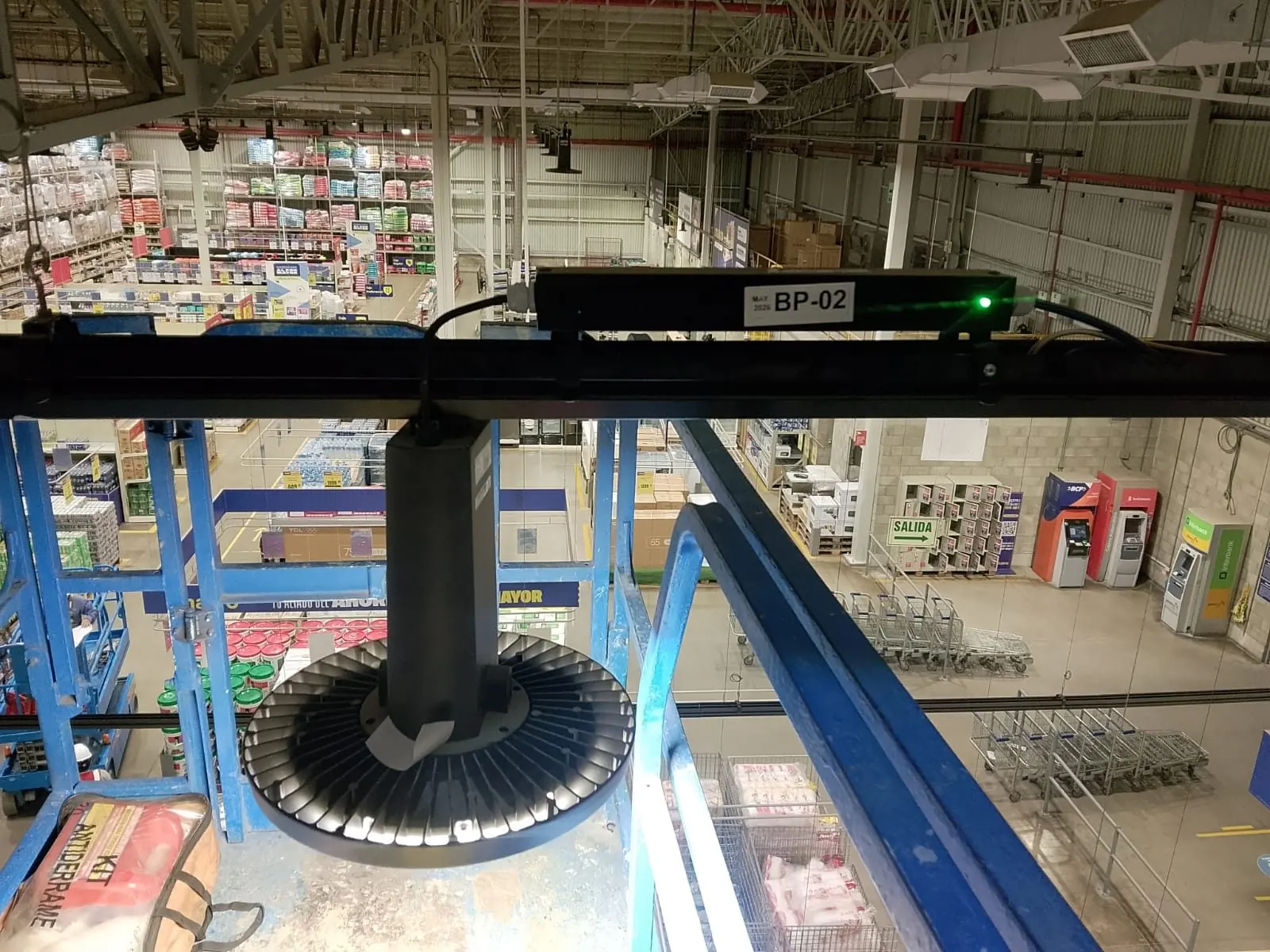 Instalación de kit de emergencia en luminaria