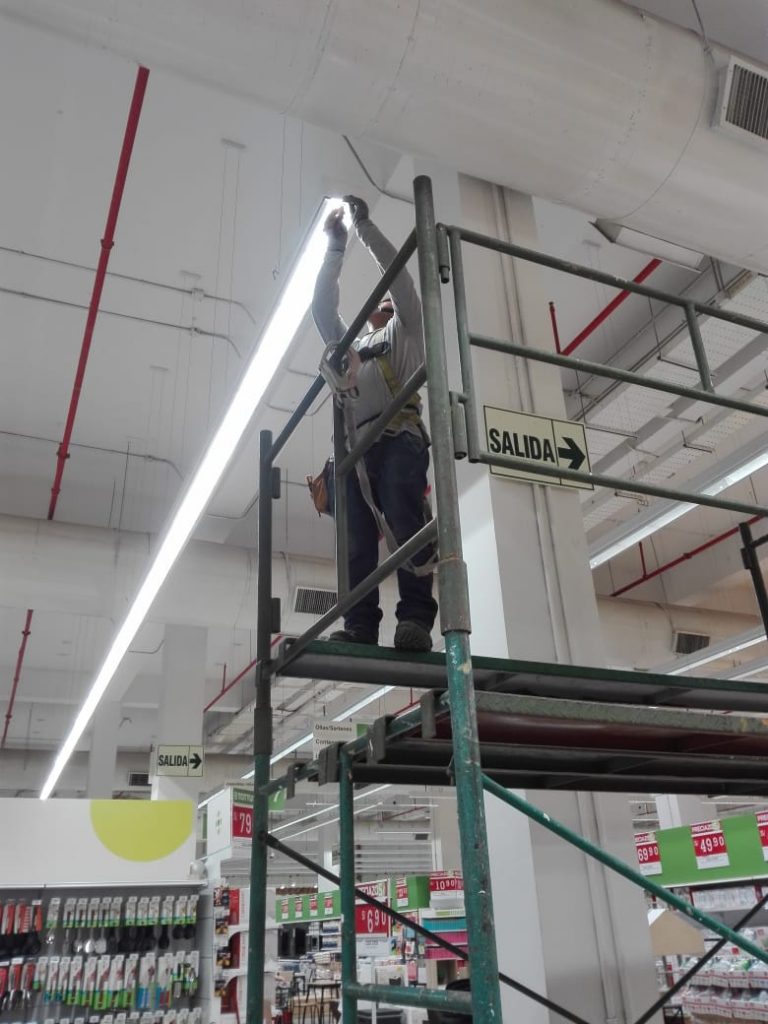 Instalaci&oacute;n de luminarias Silumina