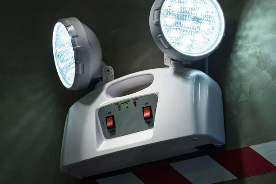 5 beneficios de implementar sistemas de iluminación de emergencia en empresas
