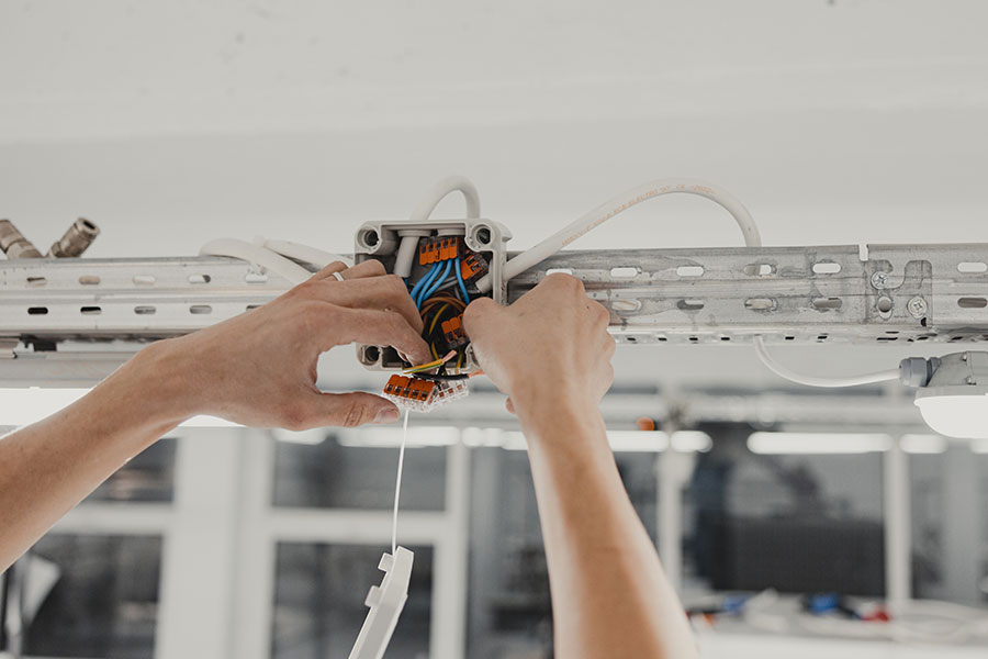 Instalación de equipos de iluminación: diseño de sistemas de control y automatización