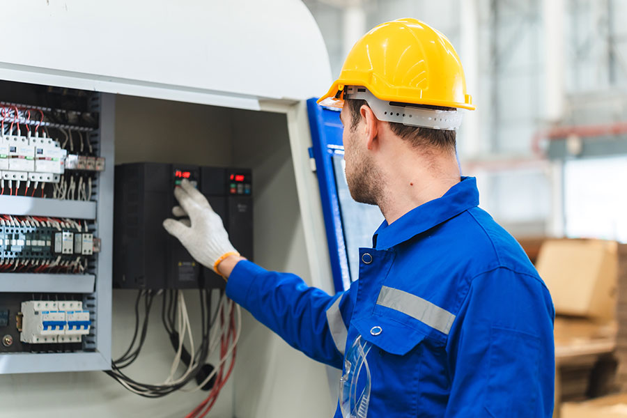 5 ventajas de contar con instalaciones eléctricas industriales y comerciales