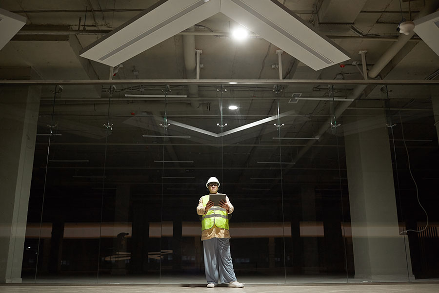 ¿Cada cuánto debe realizarse un mantenimiento de iluminación LED en empresas?